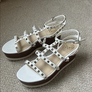 Vince Camuto White and Gold Sandals 6.5